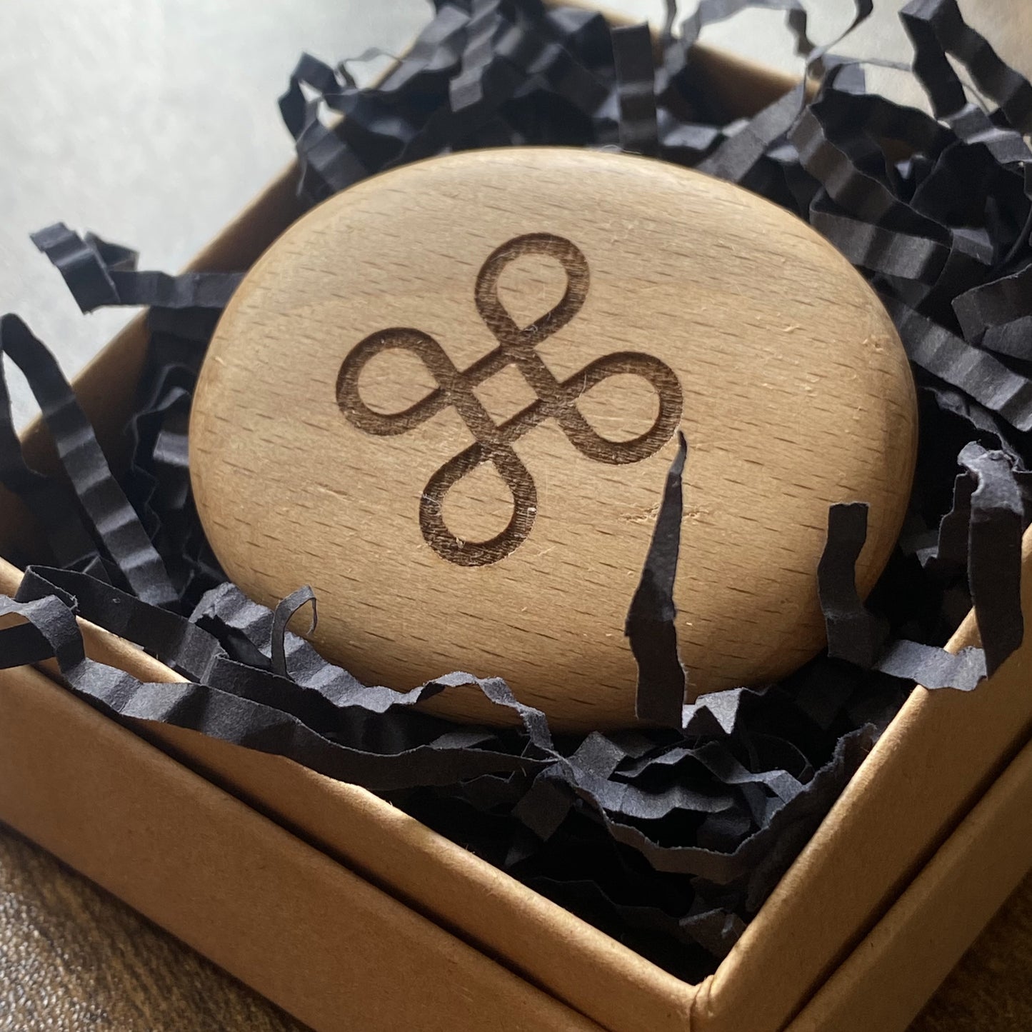 Bowen True Lover’s Knot pocket pebble – engraved wooden symbol of enduring love in presentation box