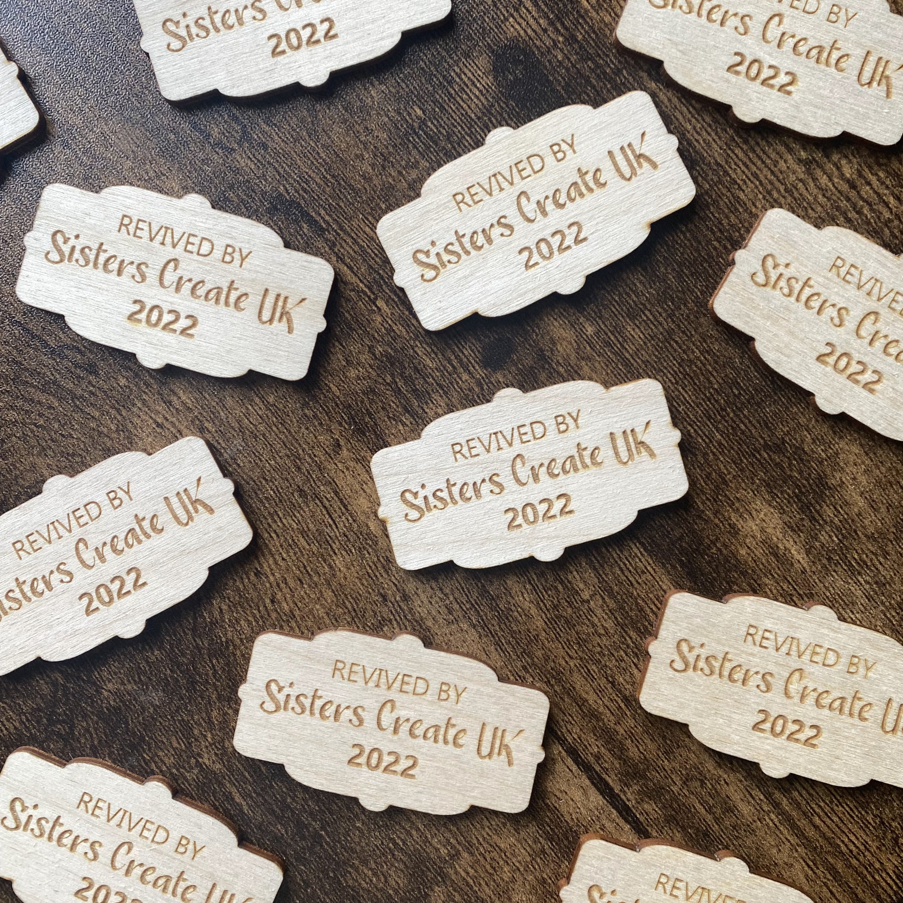 Engraved date plaques for furniture artwork – bespoke wooden tags for artisan furniture pieces or art installations
